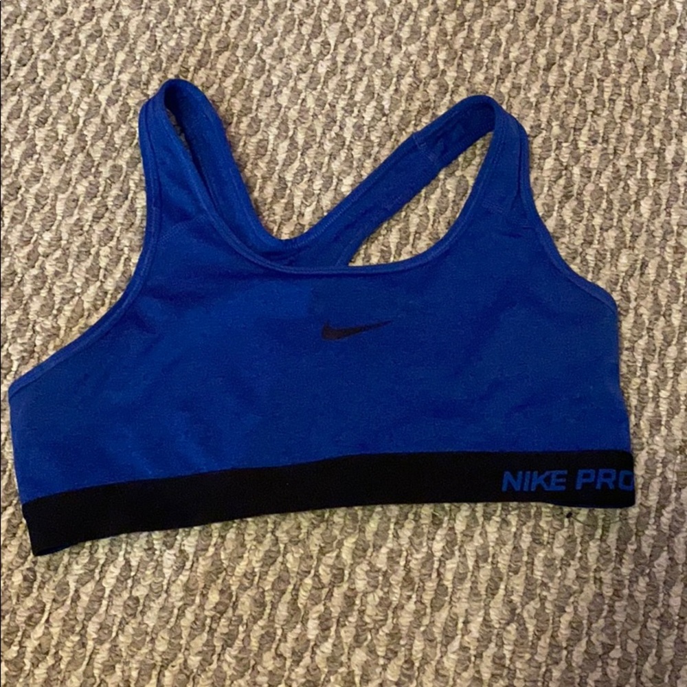 Nike pro sports bra